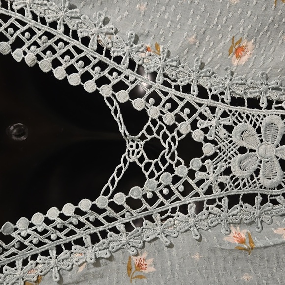 Hem & Thread Crocheted Back Floral Swing Dress NWT - Picture 6 of 9